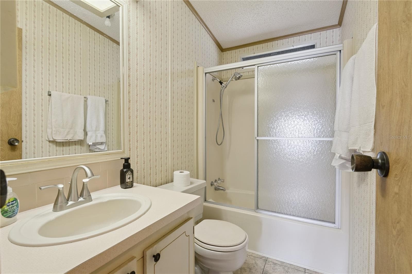 Manufactured Home at 5035 LODGEWOOD DR, LAKELAND, photo 16 of 28