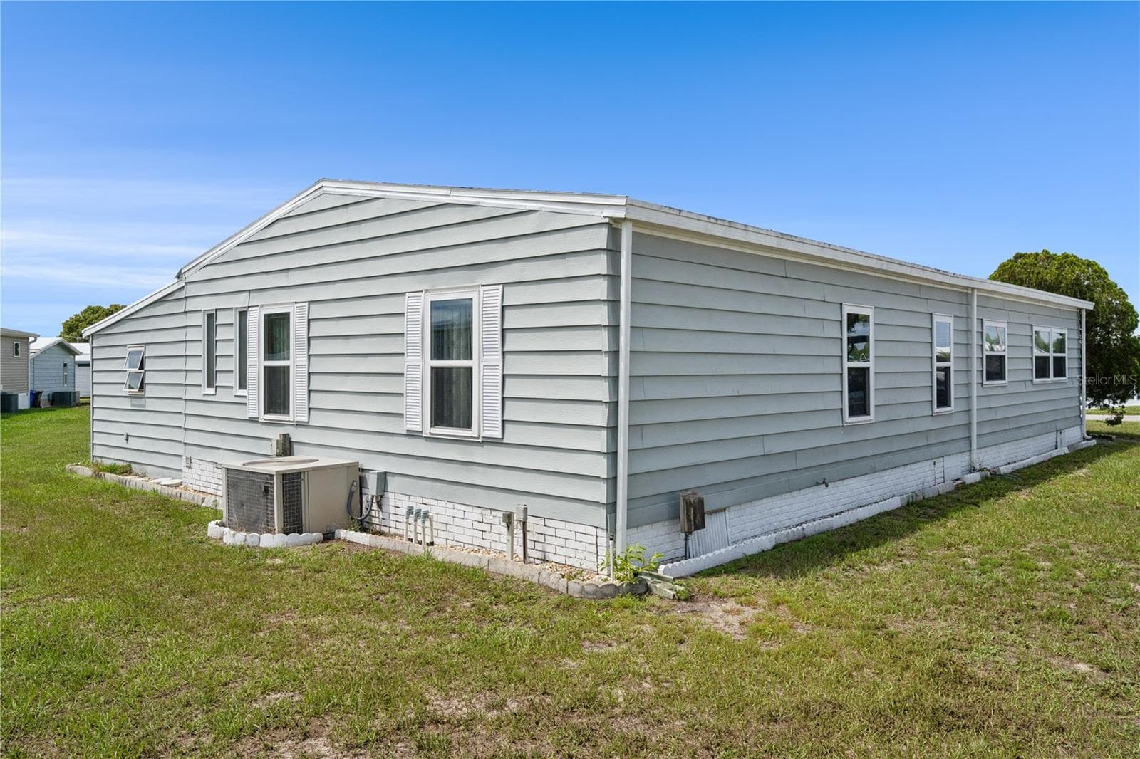 Manufactured Home at 5035 LODGEWOOD DR, LAKELAND, photo 19 of 28