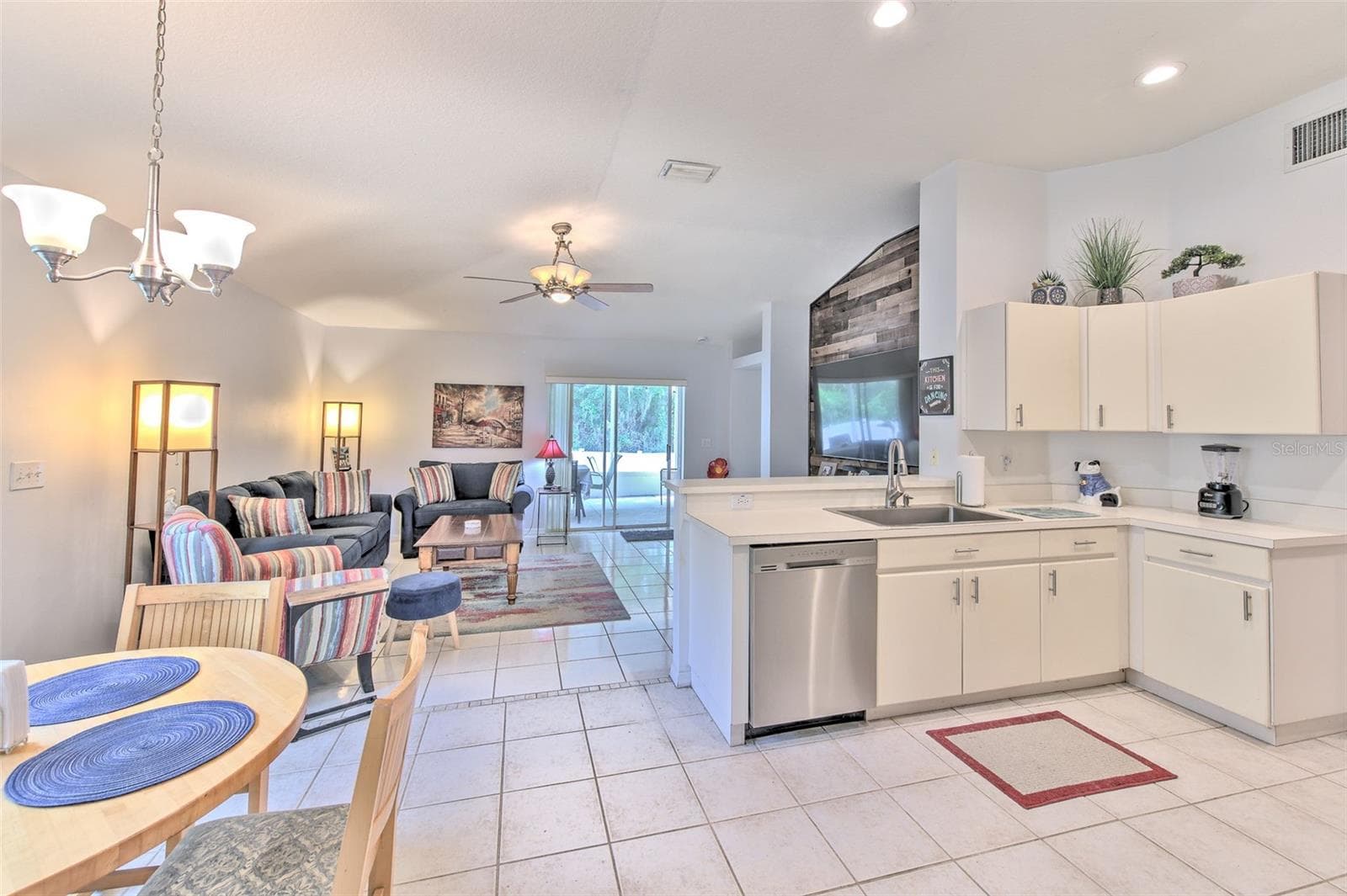 Kitchen, Dinette and Family room - 30914 BURLEIGH DR, WESLEY CHAPEL