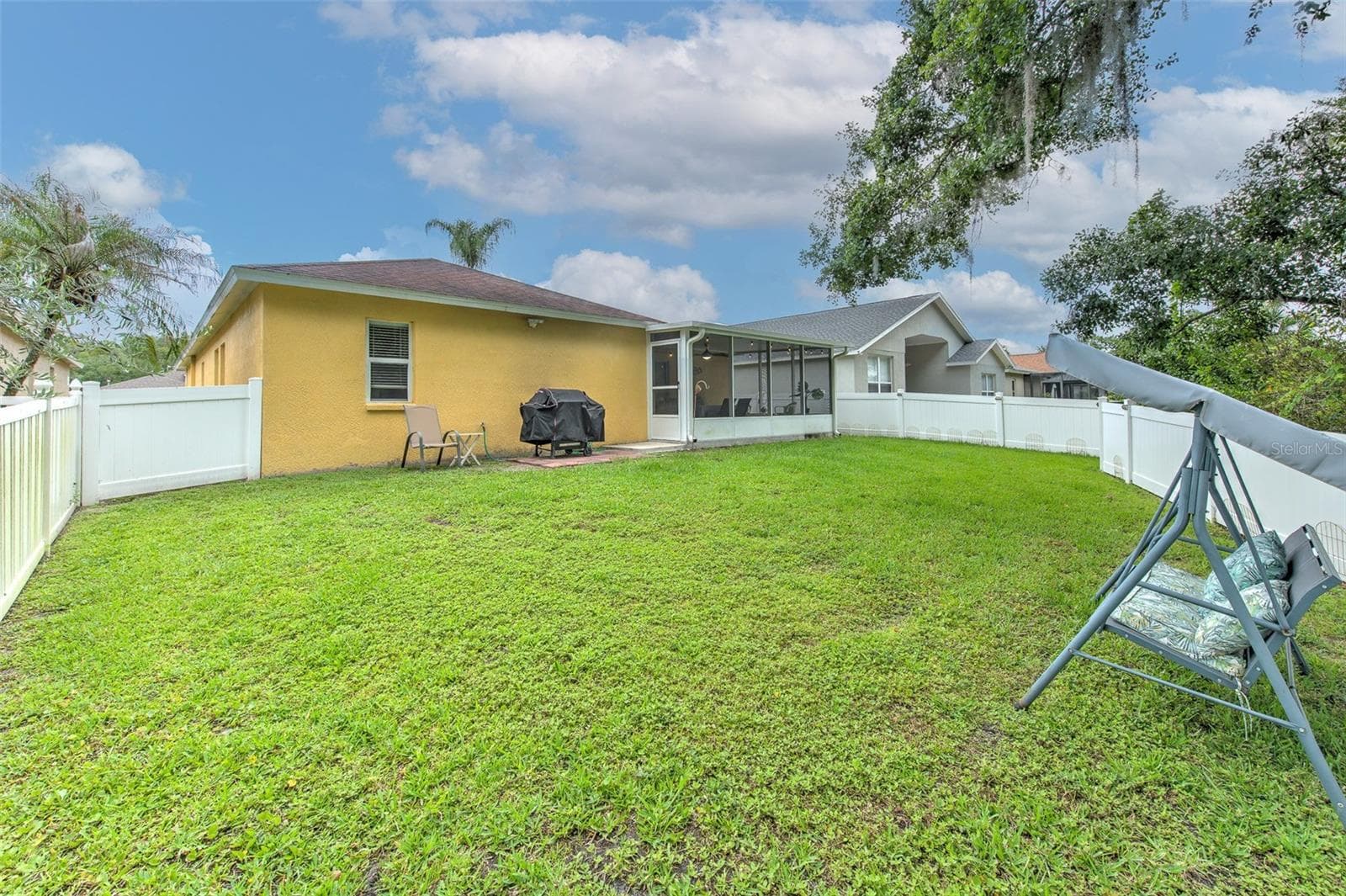 Exterior from opposite side - 30914 BURLEIGH DR, WESLEY CHAPEL
