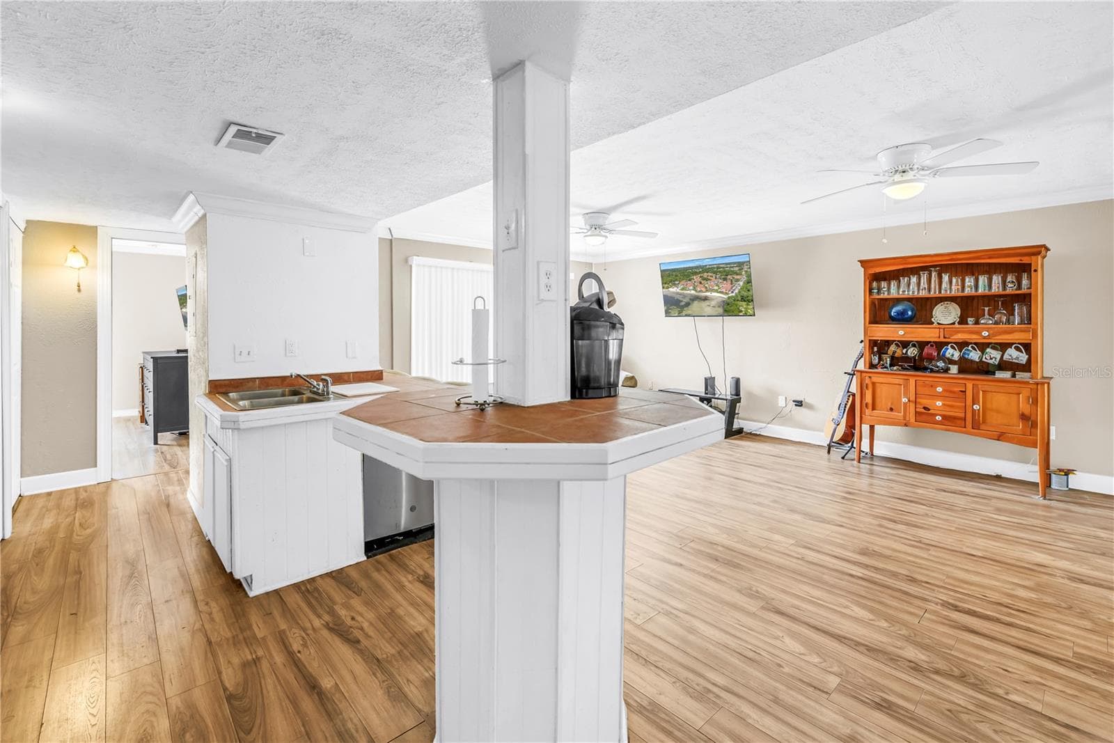 Cafe bar, dine in kitchen/living combo - 3580 41ST LN S #I, ST PETERSBURG