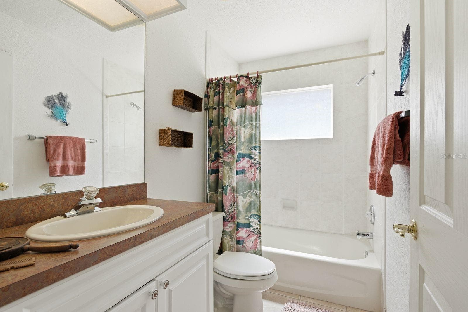 Downstairs En Suite Bathroom. - 755 SAN CHRISTOPHER DR, DUNEDIN