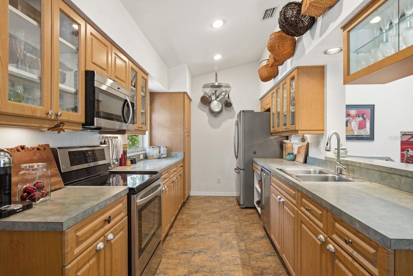Kitchen. - 755 SAN CHRISTOPHER DR, DUNEDIN