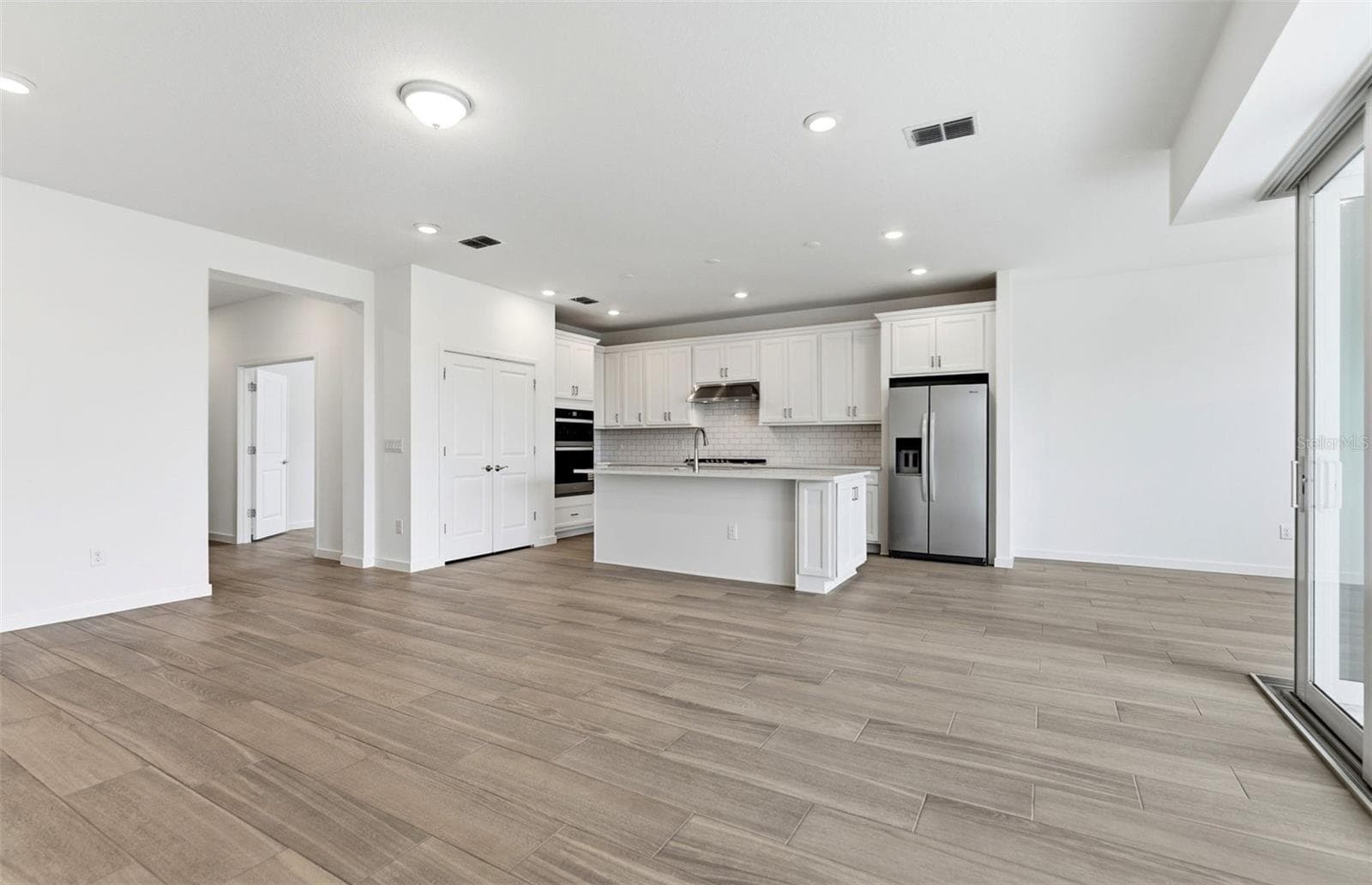 Gathering Room - 37821 CLINCH CIR, ZEPHYRHILLS