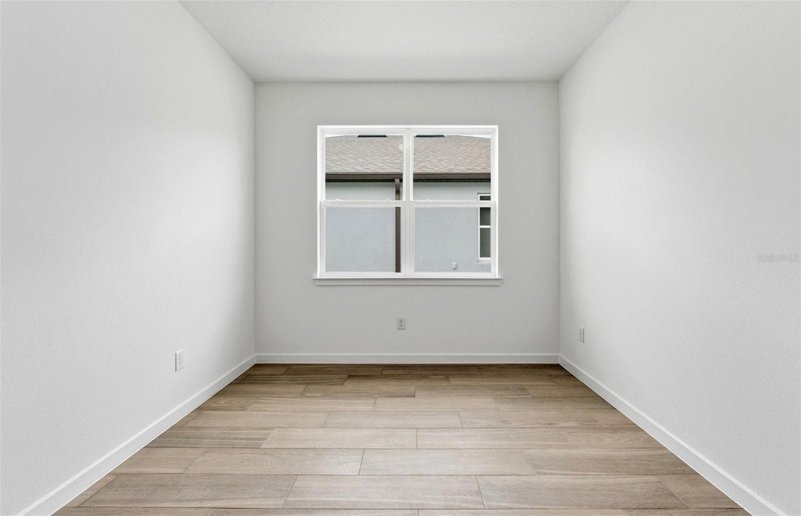 Enclosed Flex Room - 37821 CLINCH CIR, ZEPHYRHILLS