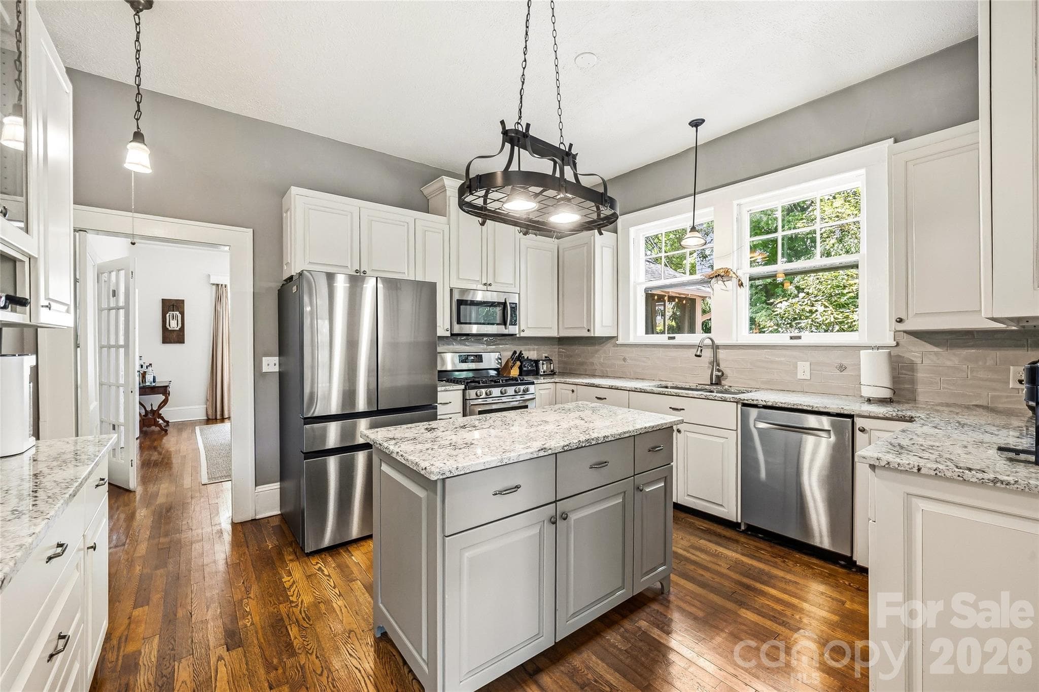 Beautifully updated kitchen - Hendersonville