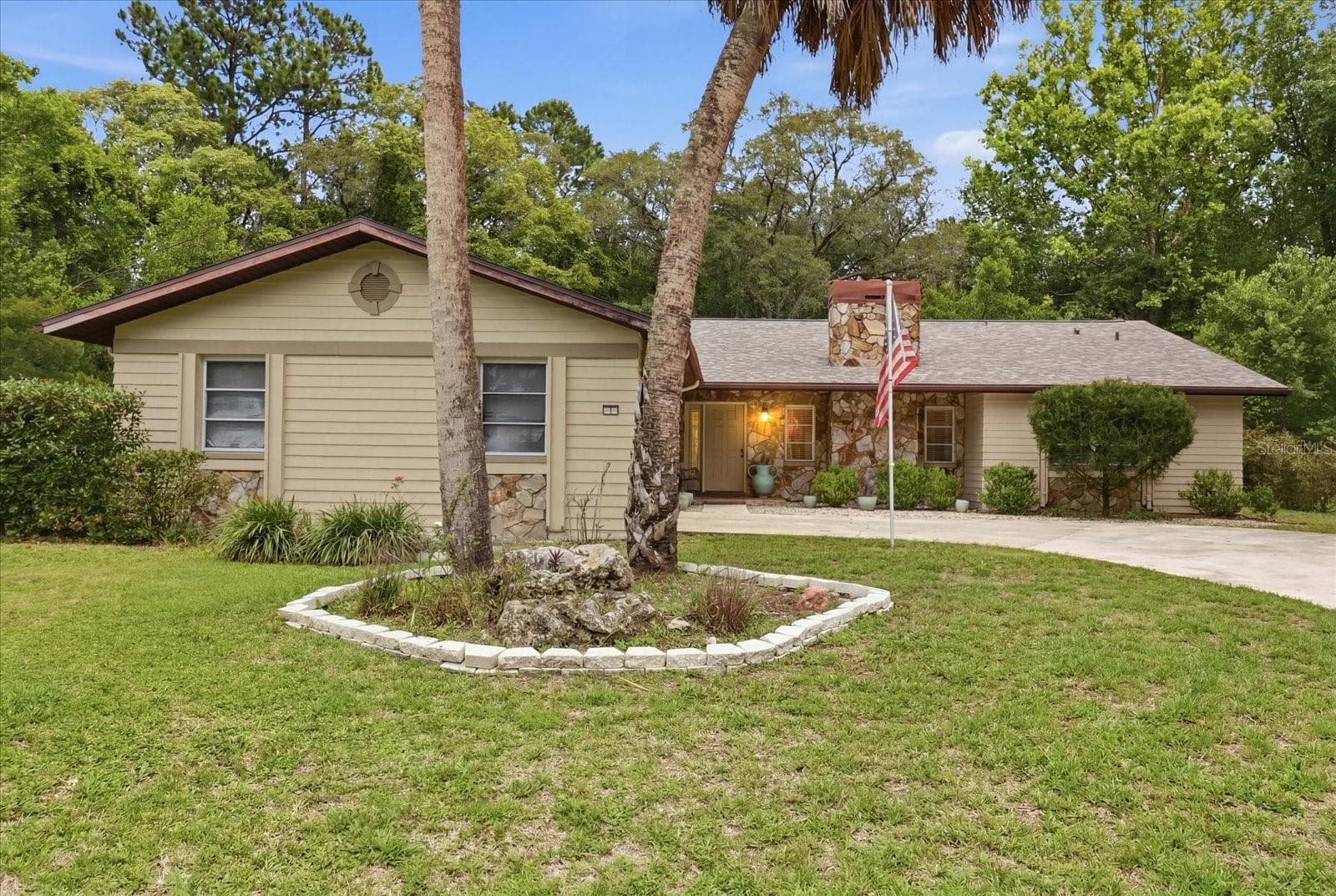 5 SYCAMORE CT N