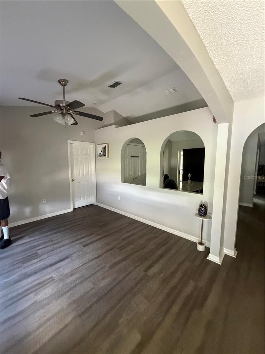 Single Family Residence at 346 COCOA CT, KISSIMMEE, photo 3 of 17