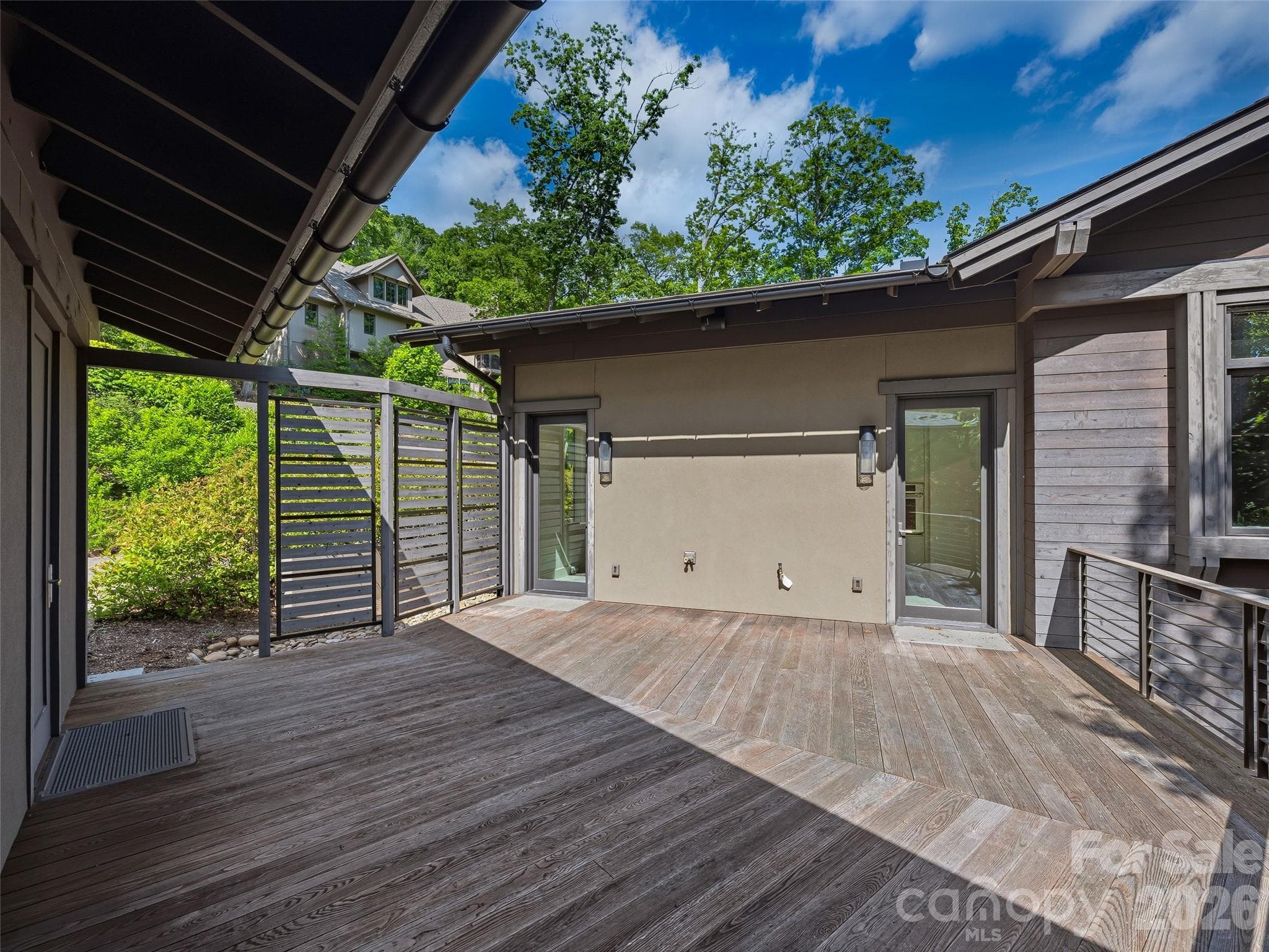 Private deck with gas hookup for outdoor grilling - 1121 Timberbluff Way, Arden