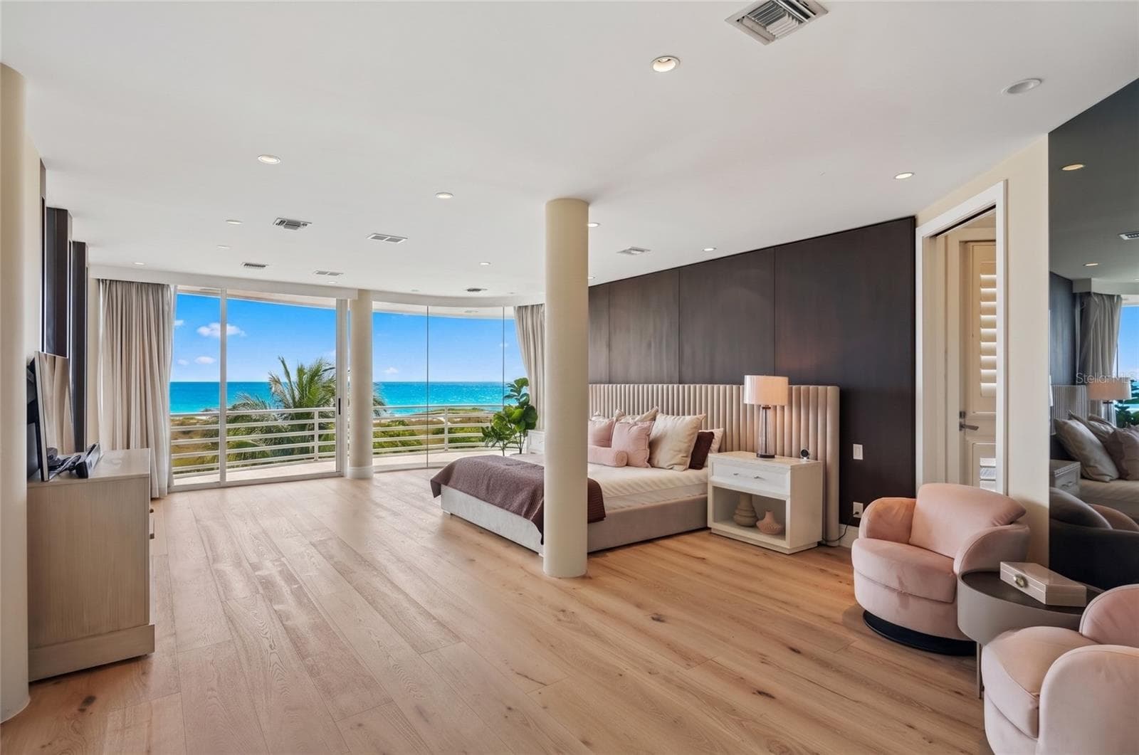 Single Family Residence at 648 BEACH RD, SARASOTA, photo 3 of 37