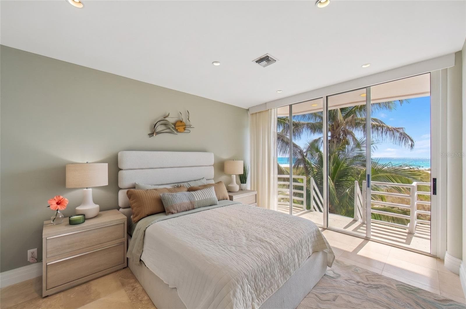 Single Family Residence at 648 BEACH RD, SARASOTA, photo 8 of 37