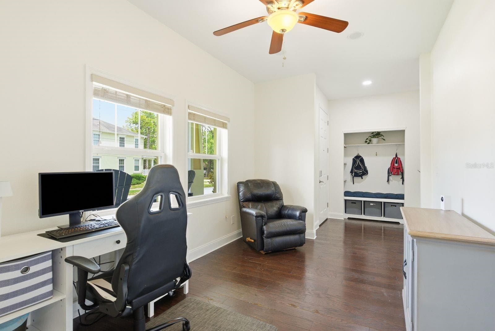 Office - 4920 3RD ST N, ST PETERSBURG