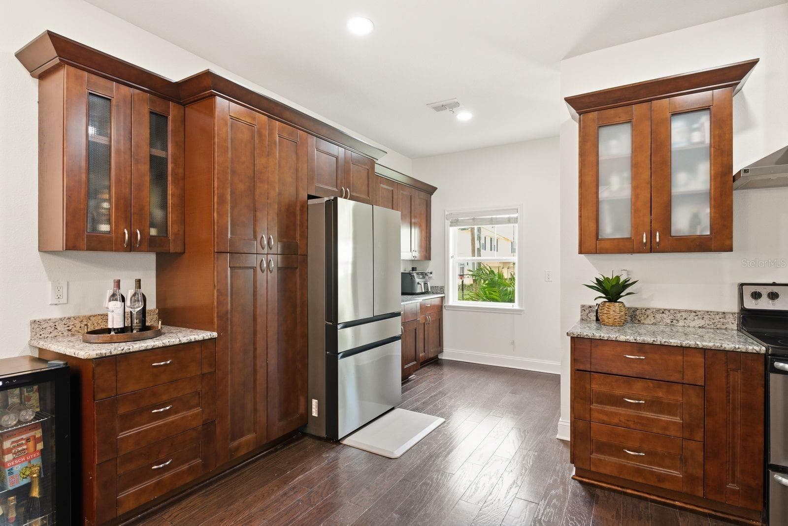 Kitchen - 4920 3RD ST N, ST PETERSBURG
