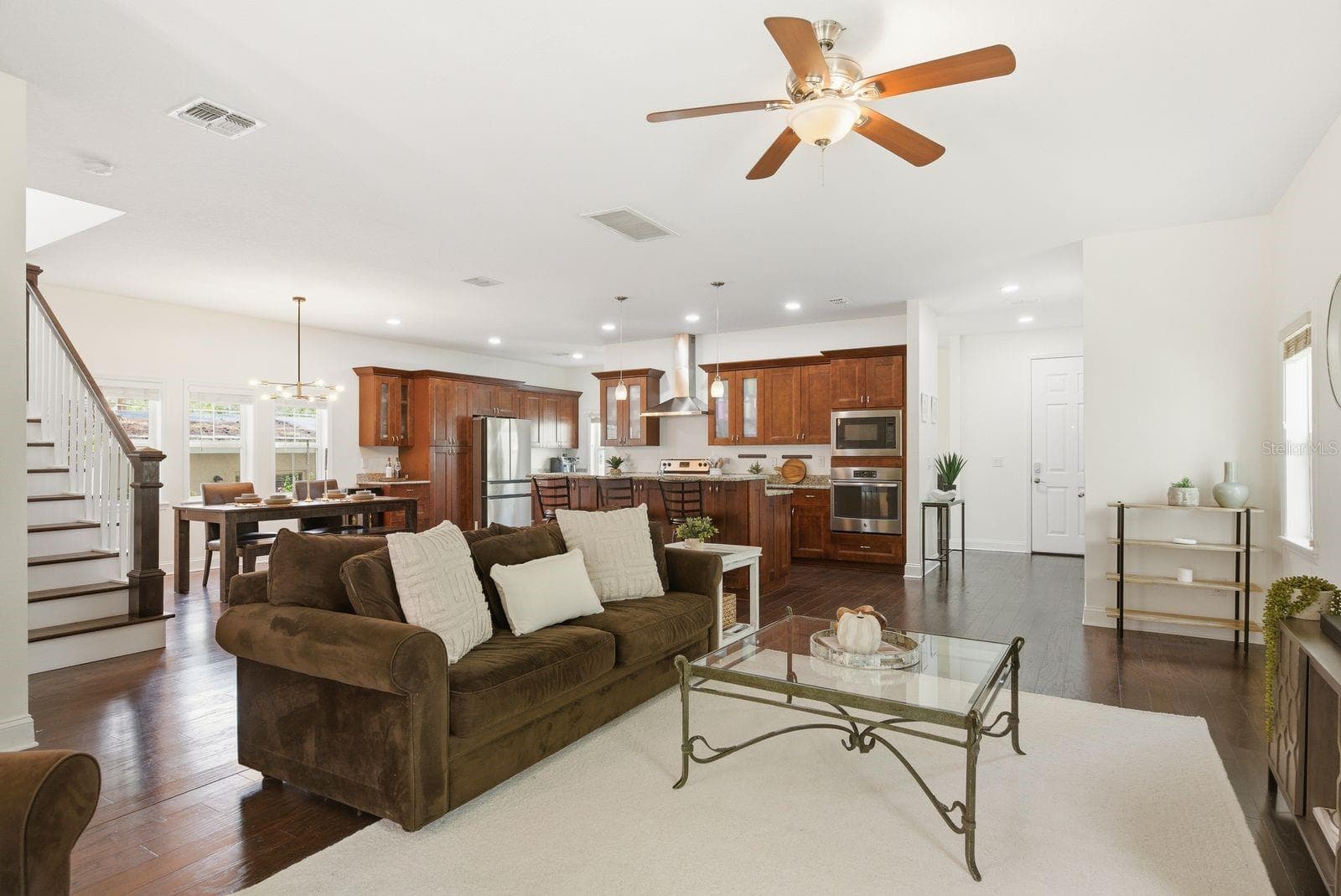Living Room - 4920 3RD ST N, ST PETERSBURG