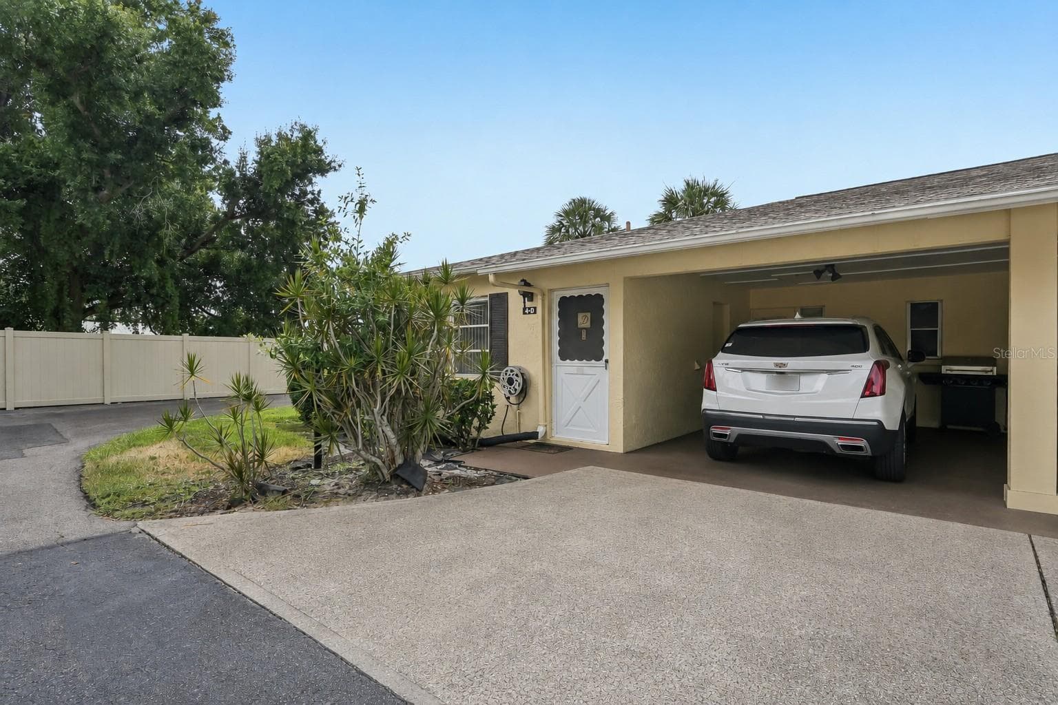 390 301 BLVD W #4D