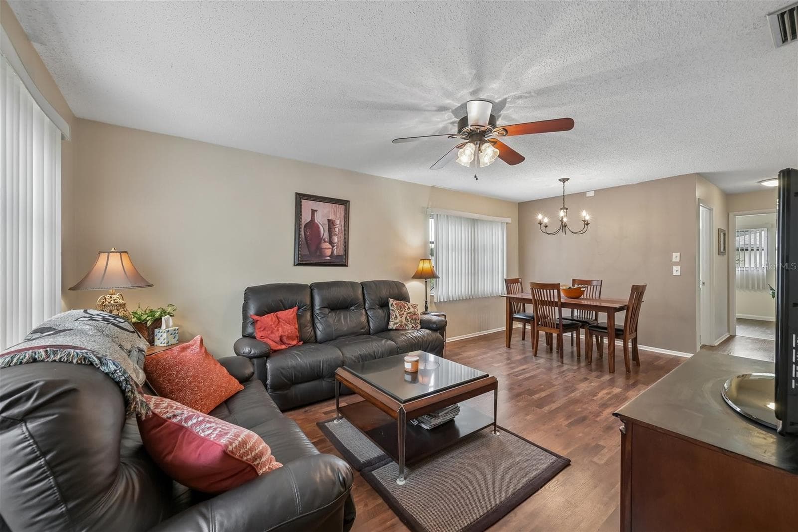 Living Room - 390 301 BLVD W #4D, BRADENTON