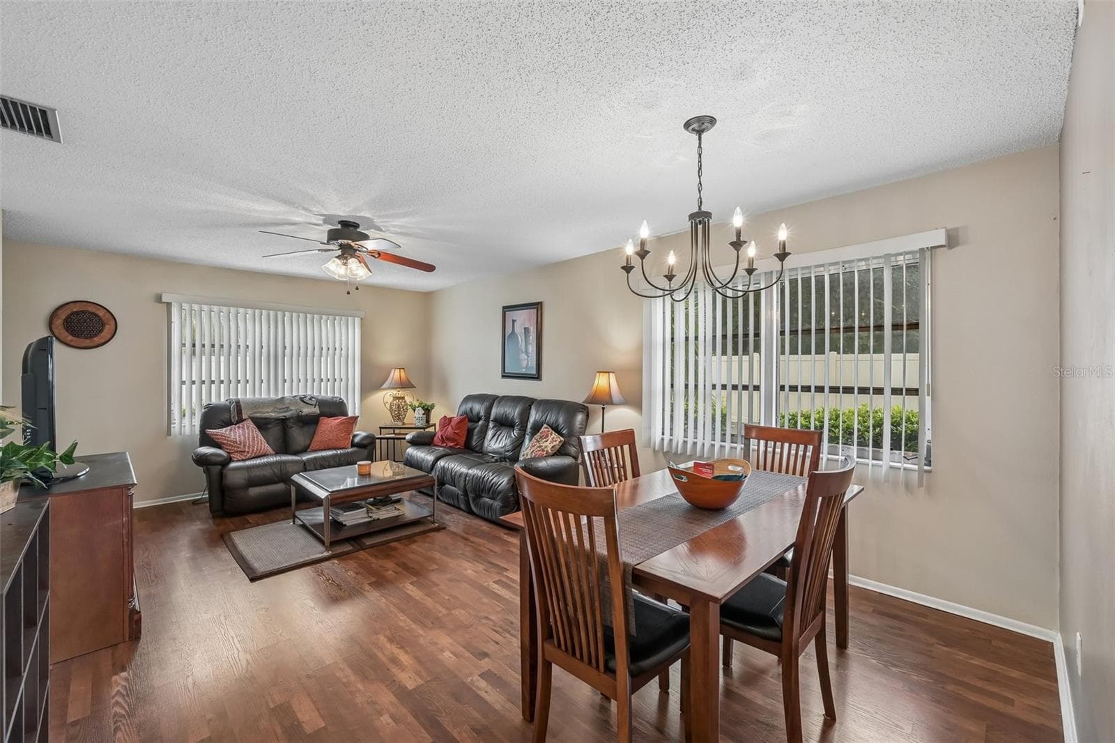 Living/Dining Room - 390 301 BLVD W #4D, BRADENTON