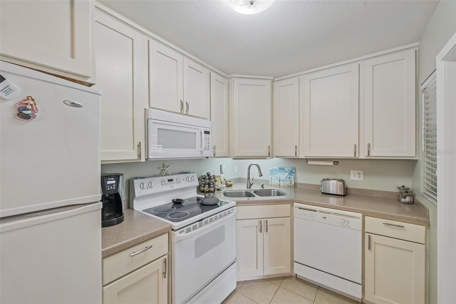 Kitchen - 390 301 BLVD W #4D, BRADENTON