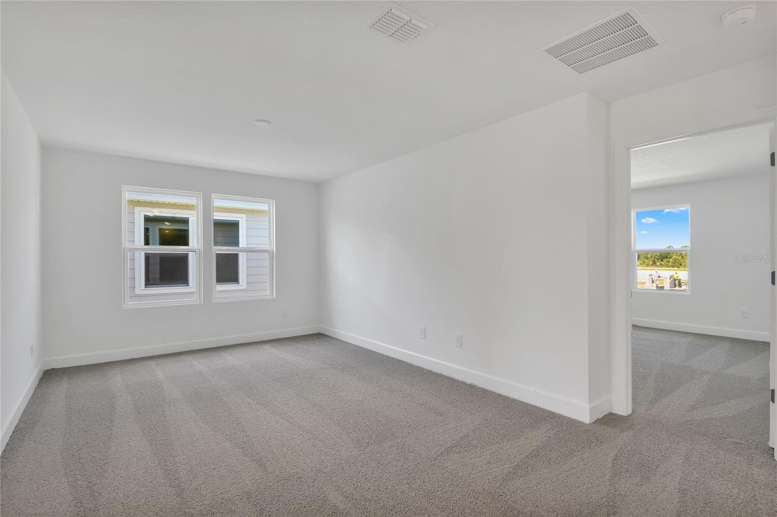 Single Family Residence at 141 WATERSTONE LOOP, TAVARES, photo 13 of 23