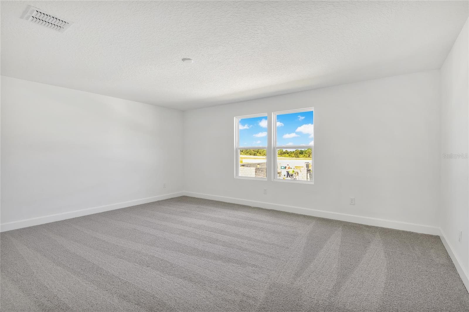 Single Family Residence at 141 WATERSTONE LOOP, TAVARES, photo 14 of 23