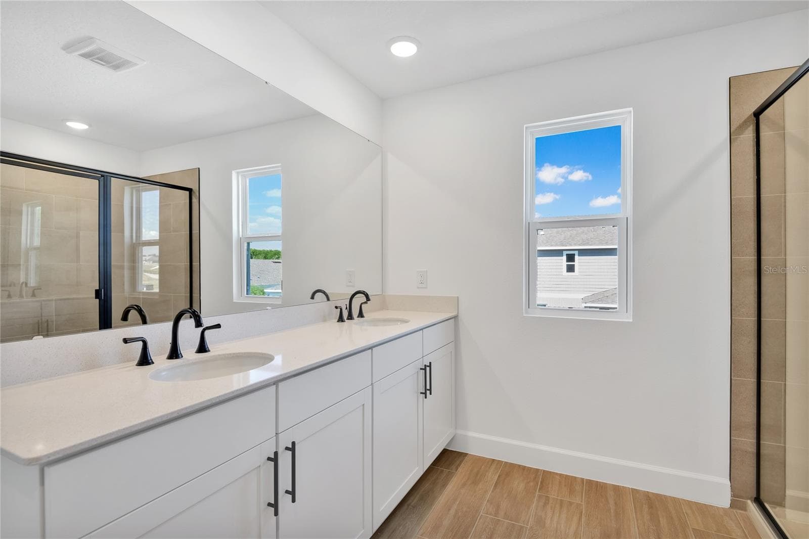 Single Family Residence at 141 WATERSTONE LOOP, TAVARES, photo 16 of 23