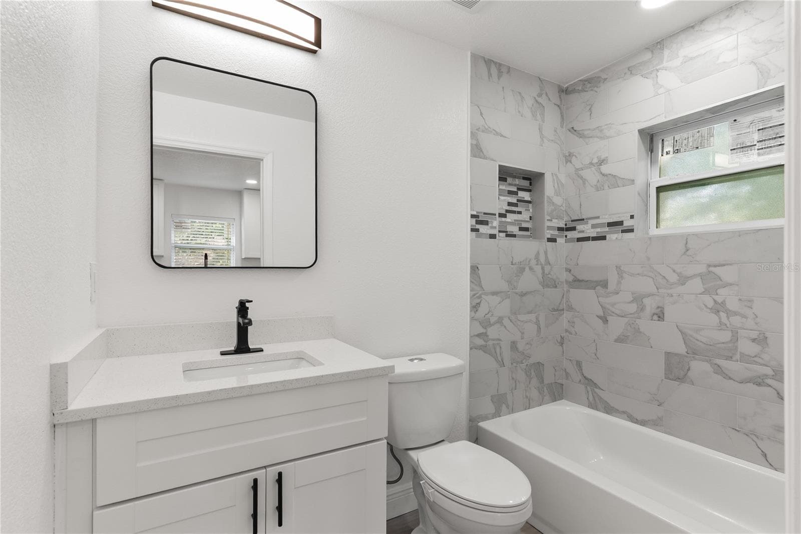 primary bath - 1421 35TH ST S, ST PETERSBURG
