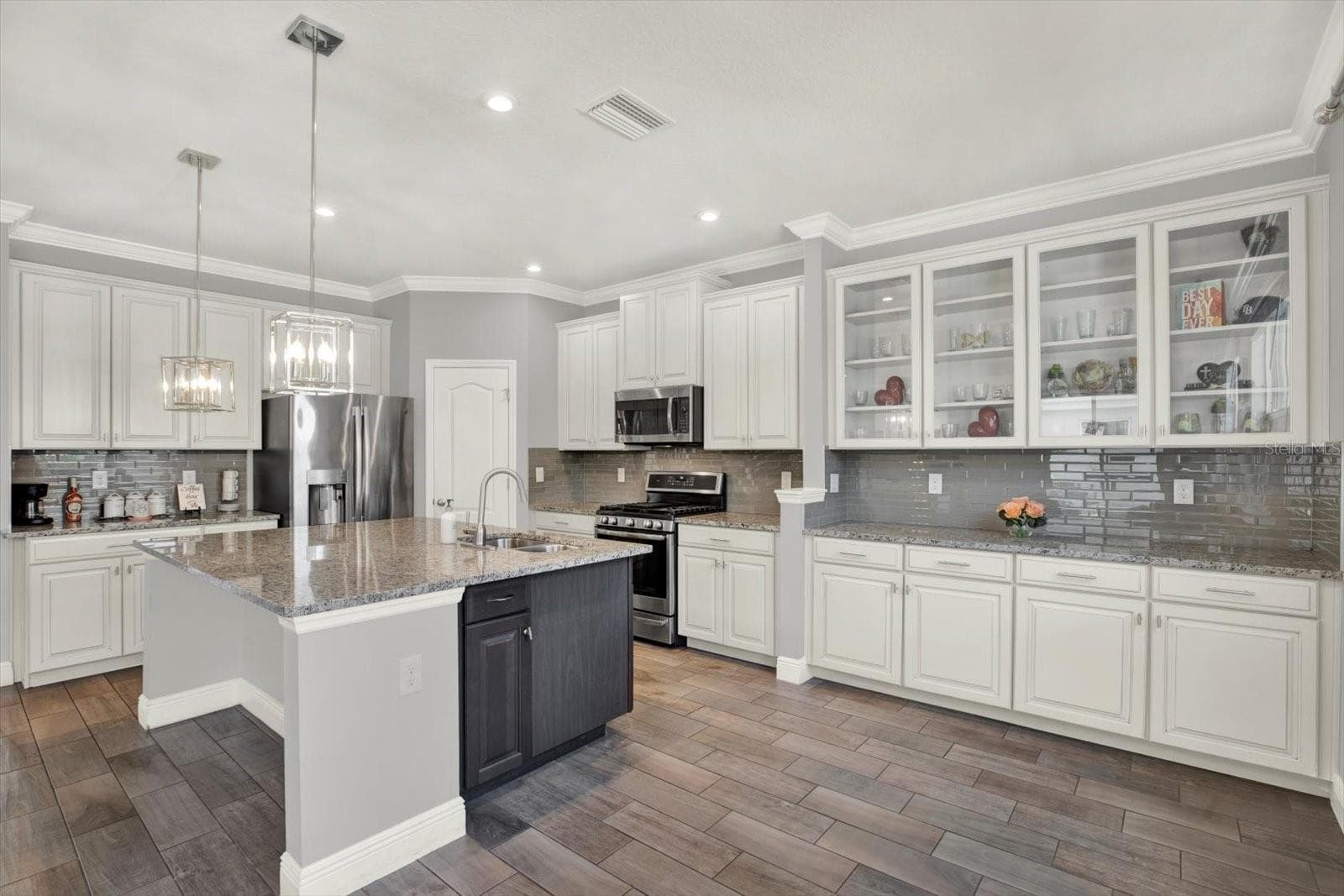 Single Family Residence at 11702 LAKE LUCAYA DR, RIVERVIEW, photo 3 of 52