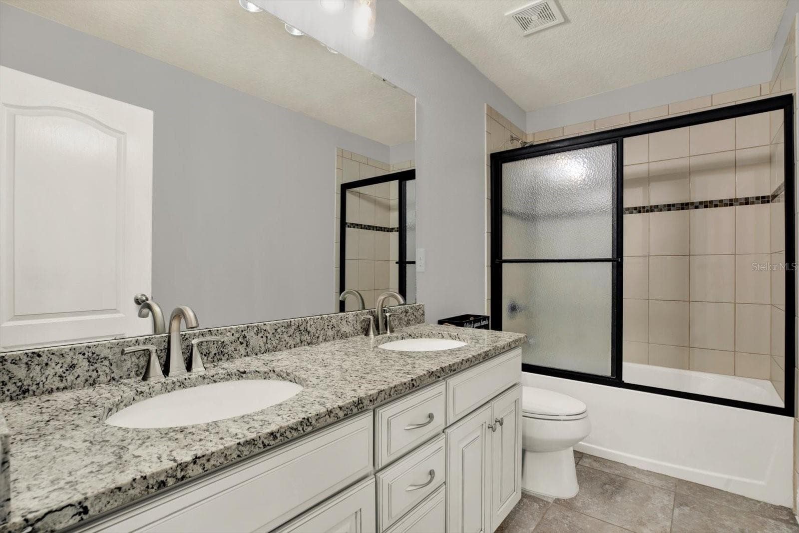 Single Family Residence at 11702 LAKE LUCAYA DR, RIVERVIEW, photo 32 of 52