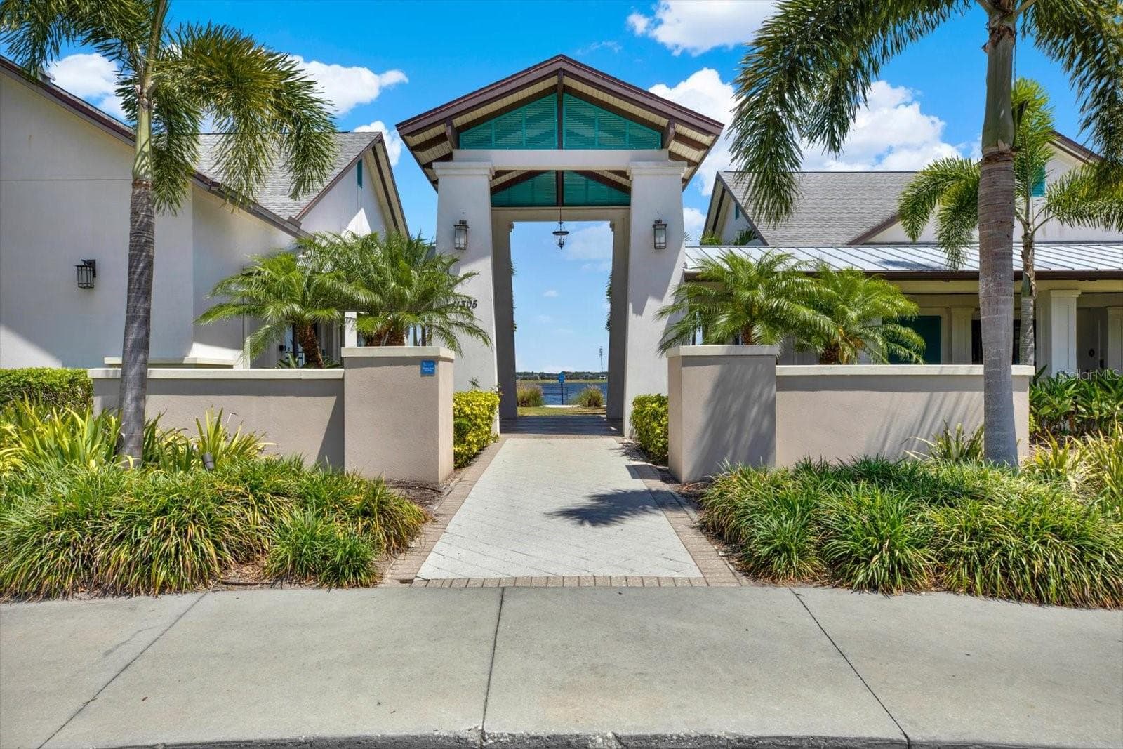 Single Family Residence at 11702 LAKE LUCAYA DR, RIVERVIEW, photo 38 of 52