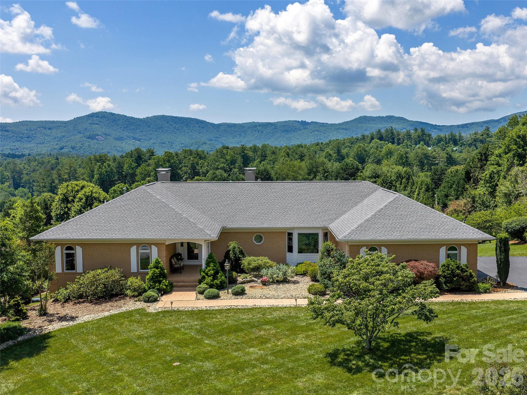 Single Family Residence at Hendersonville, photo 6 of 48