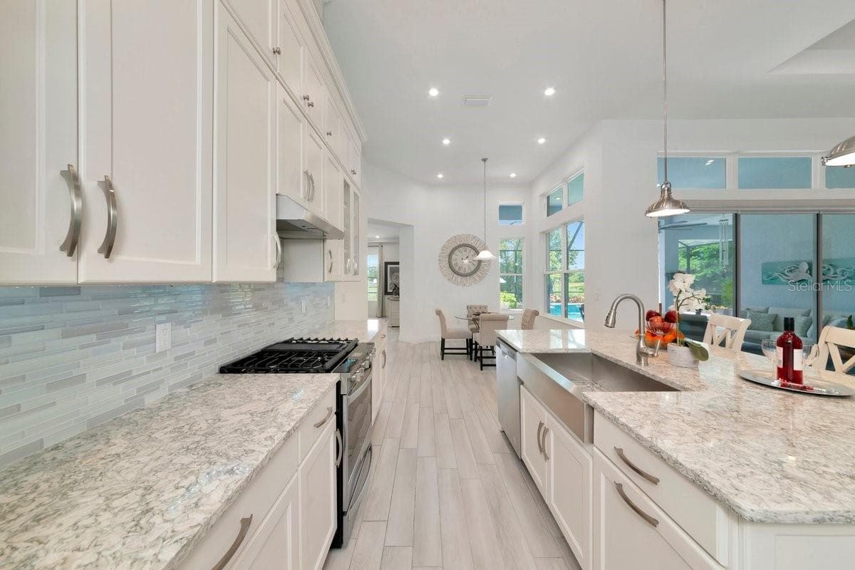 Single Family Residence at 4657 ANTRIM DR, SARASOTA, photo 13 of 34