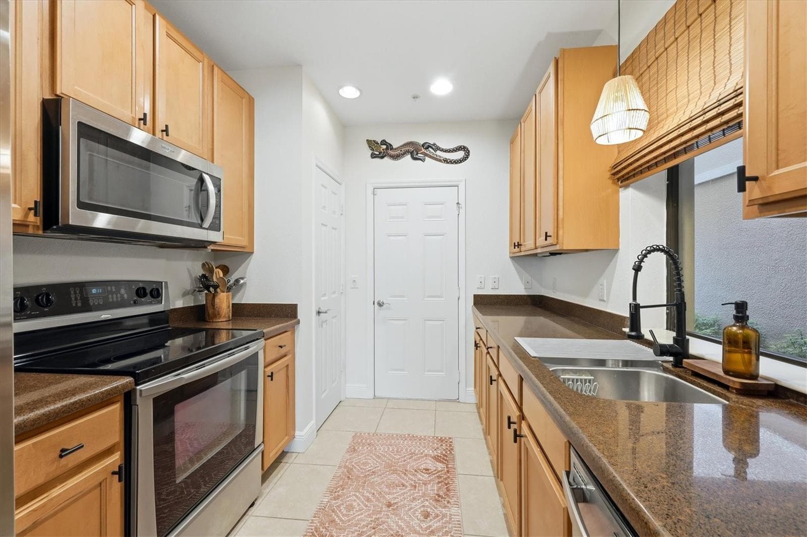 Condominium at 7210 HAMILTON RD, BRADENTON, photo 4 of 62