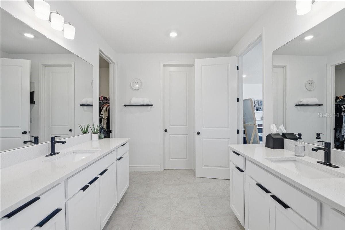 Single Family Residence at 9741 NERUDA ST, ORLANDO, photo 31 of 65