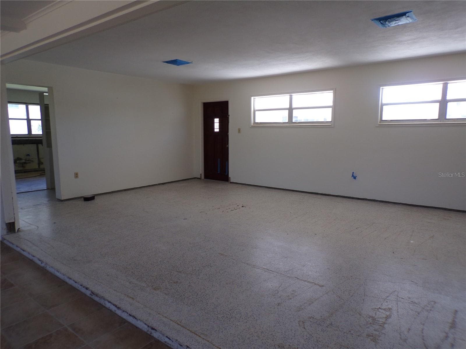 Single Family Residence at 1124 SUNSET DR, VENICE, photo 8 of 31