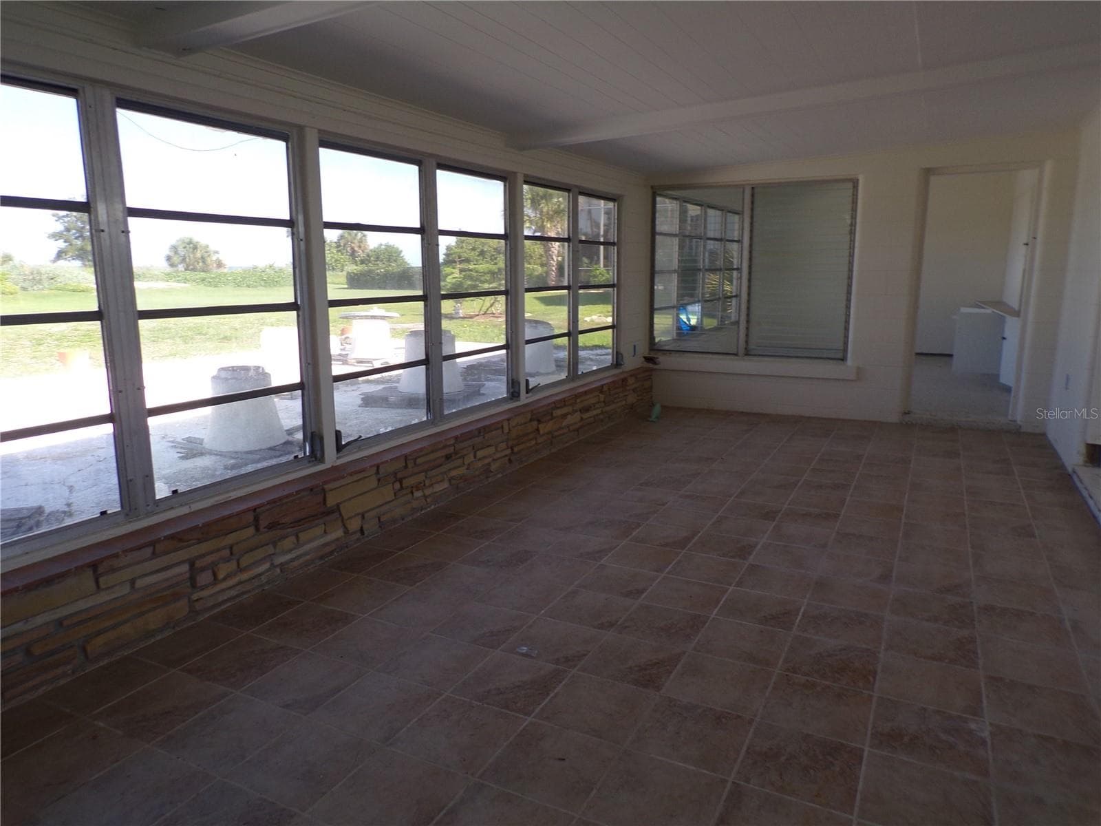 Single Family Residence at 1124 SUNSET DR, VENICE, photo 10 of 31