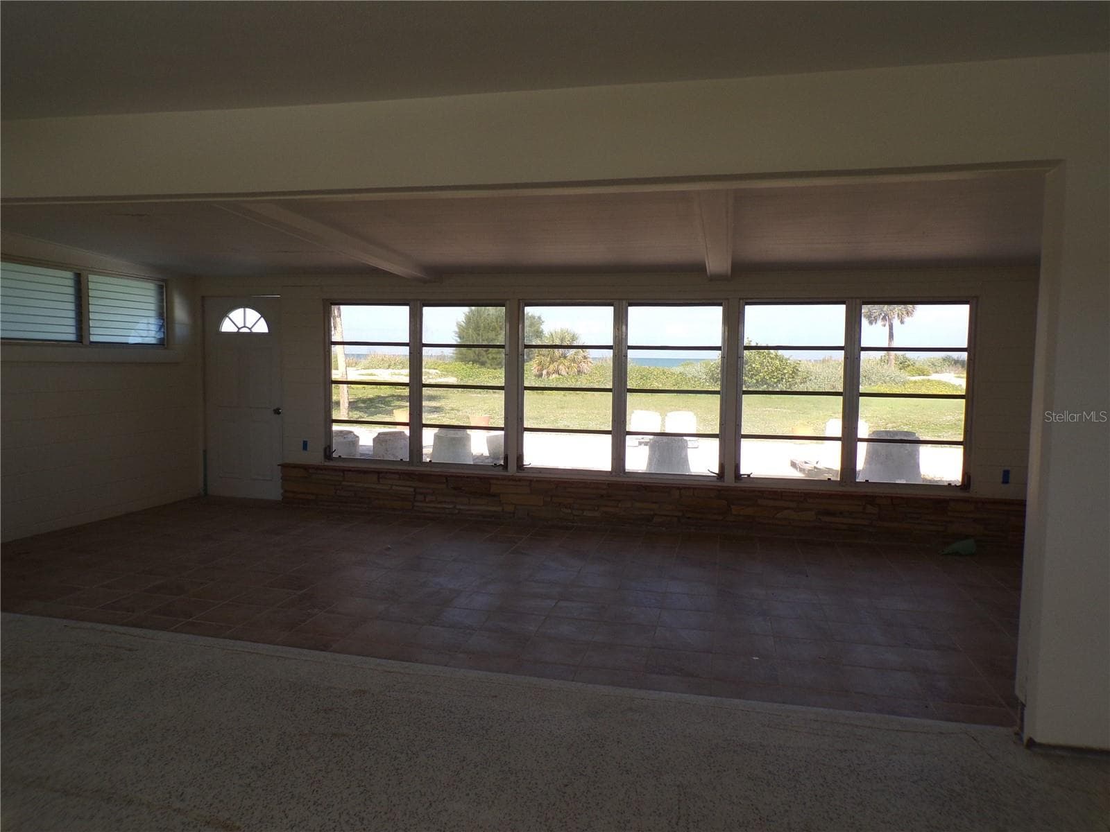 Single Family Residence at 1124 SUNSET DR, VENICE, photo 11 of 31