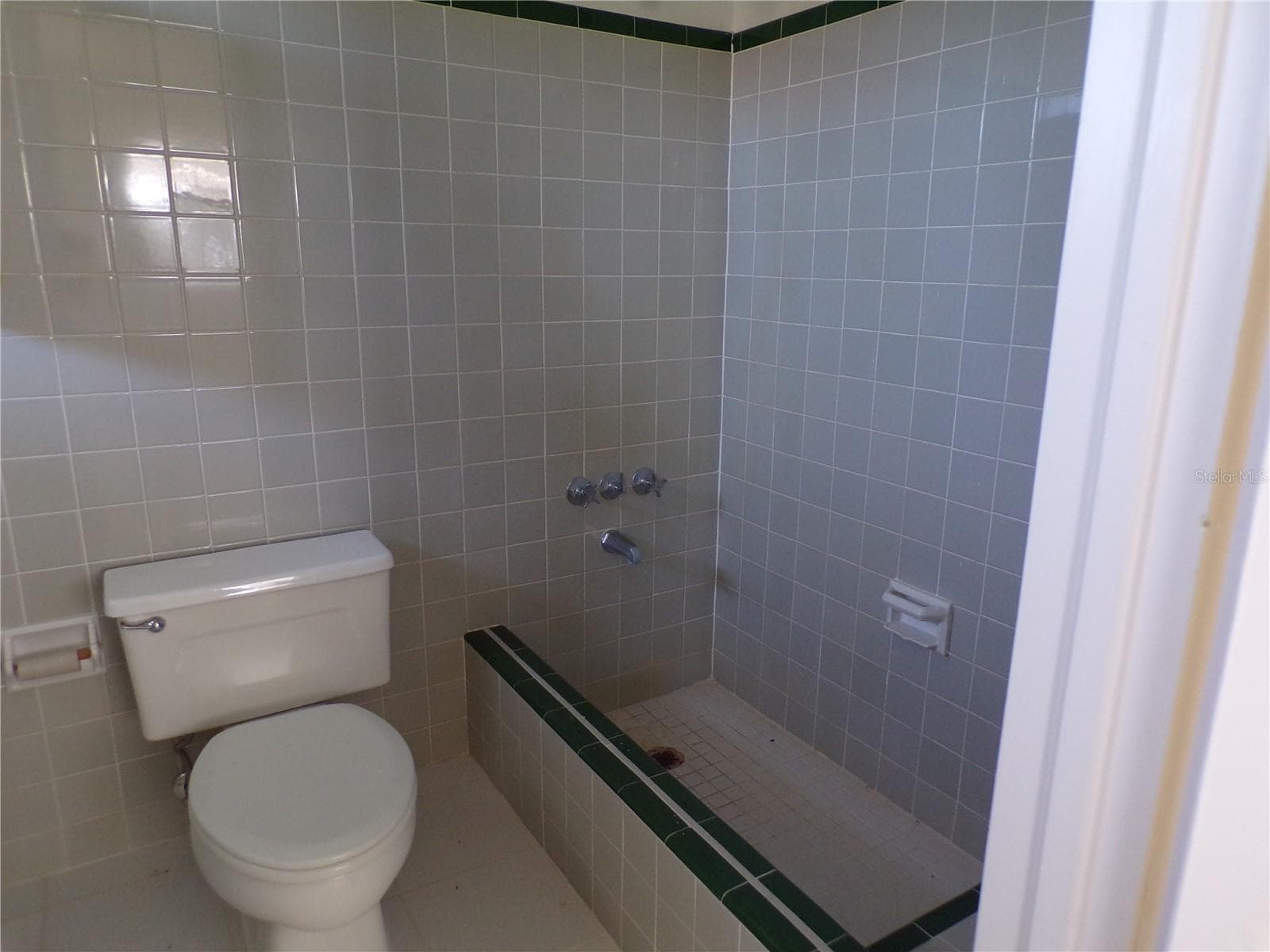 Single Family Residence at 1124 SUNSET DR, VENICE, photo 16 of 31