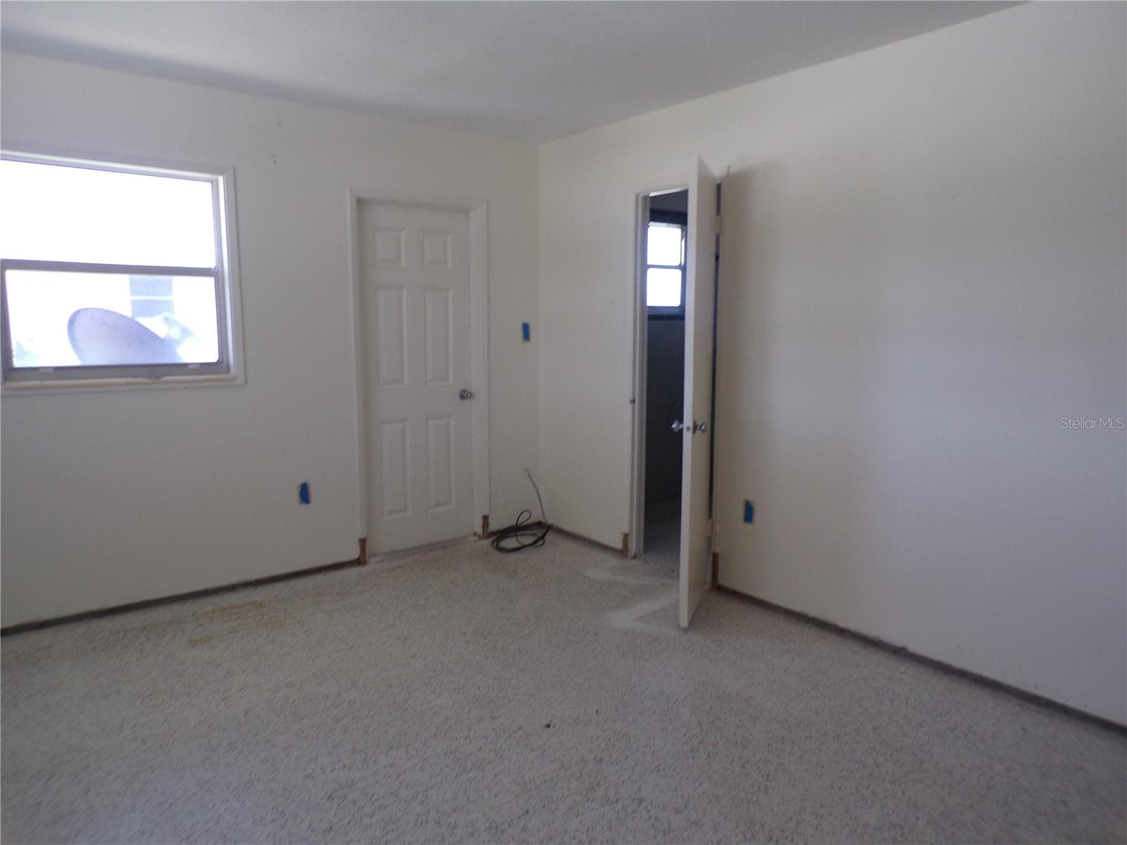 Single Family Residence at 1124 SUNSET DR, VENICE, photo 17 of 31