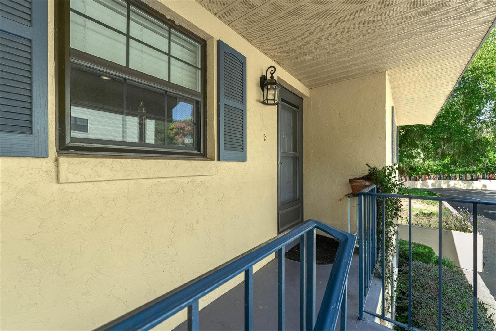 Beautiful 2nd Floor Home - 110 N TREMAIN ST #209, MOUNT DORA