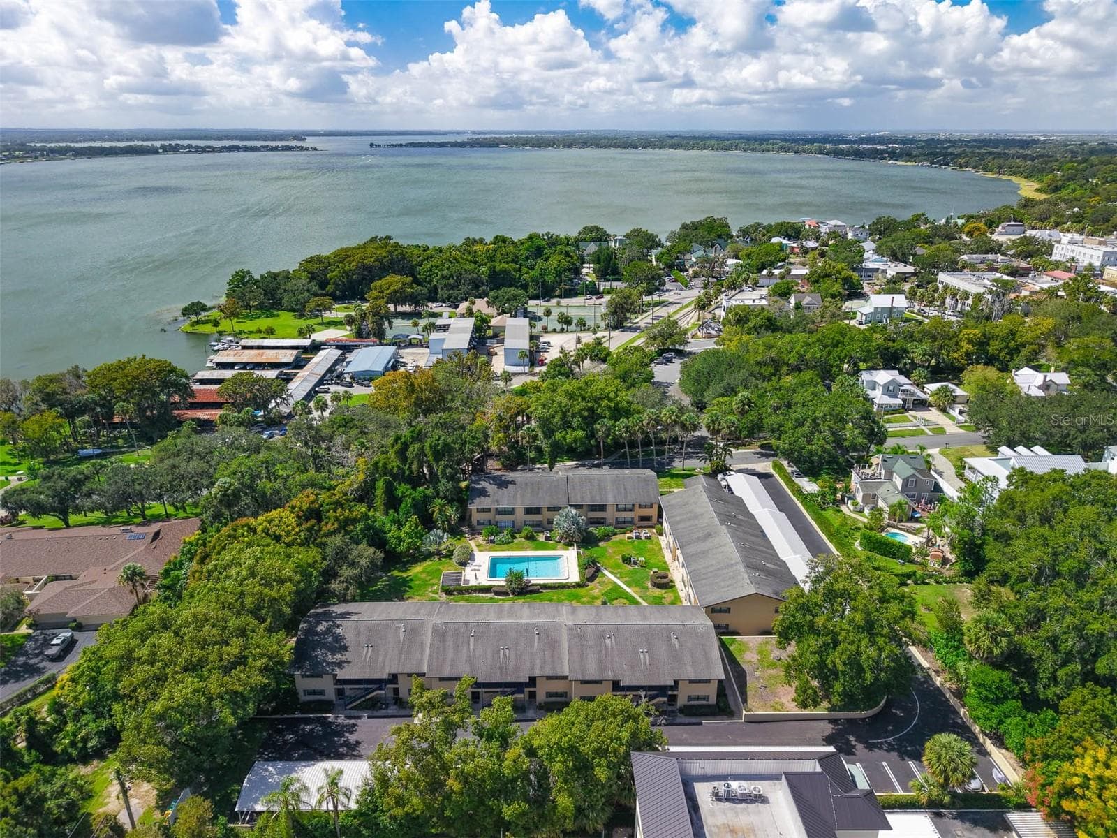 Short walk to the shores of Lake Dora and historical Mount Dora - 110 N TREMAIN ST #209, MOUNT DORA