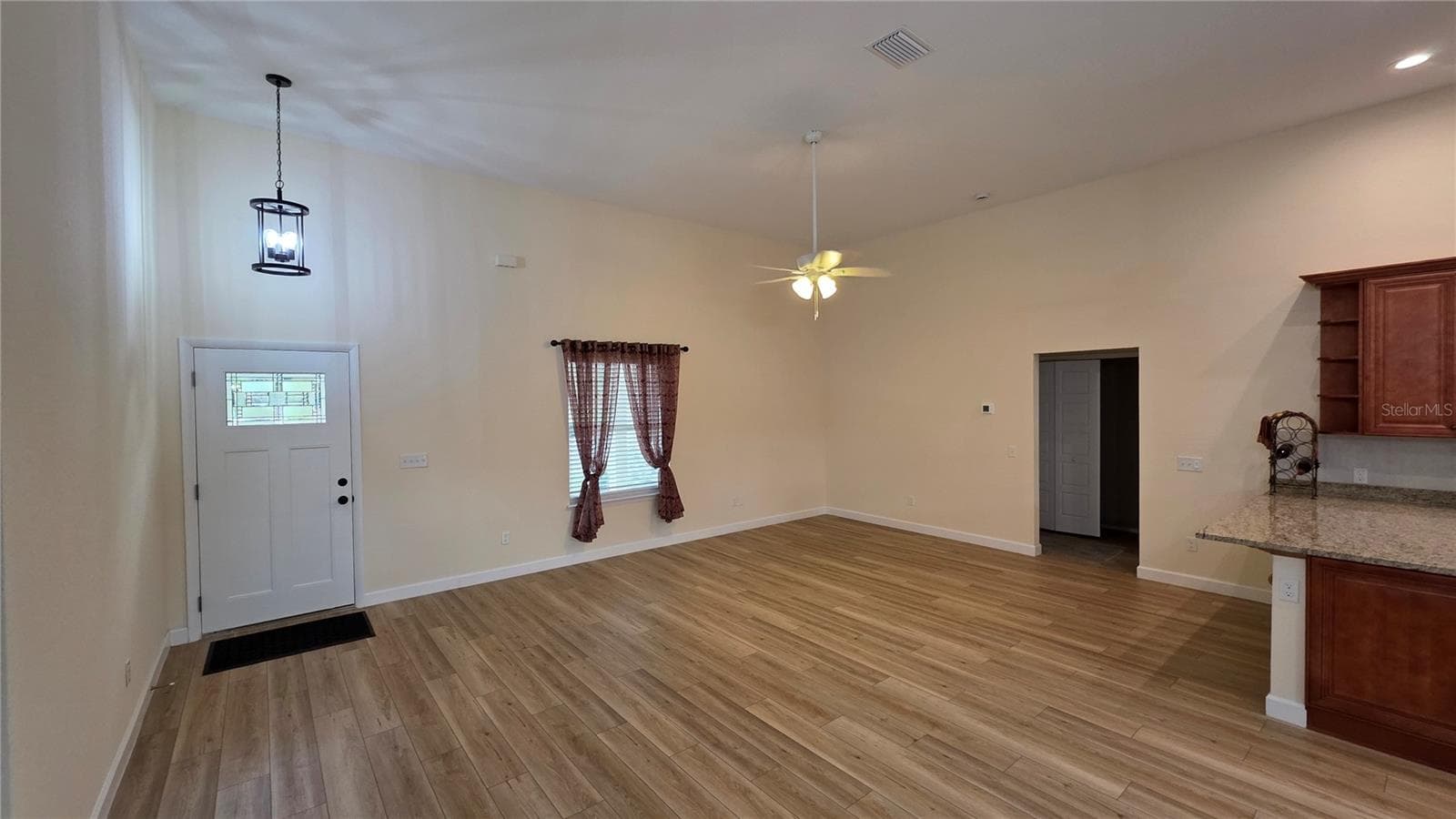 Single Family Residence at 200 HOUR GLASS CIR, HAWTHORNE, photo 5 of 33