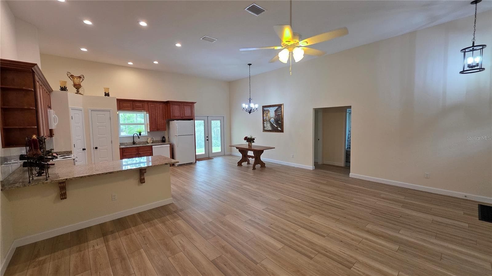Single Family Residence at 200 HOUR GLASS CIR, HAWTHORNE, photo 7 of 33