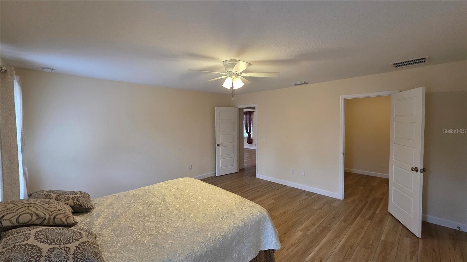 Single Family Residence at 200 HOUR GLASS CIR, HAWTHORNE, photo 11 of 33