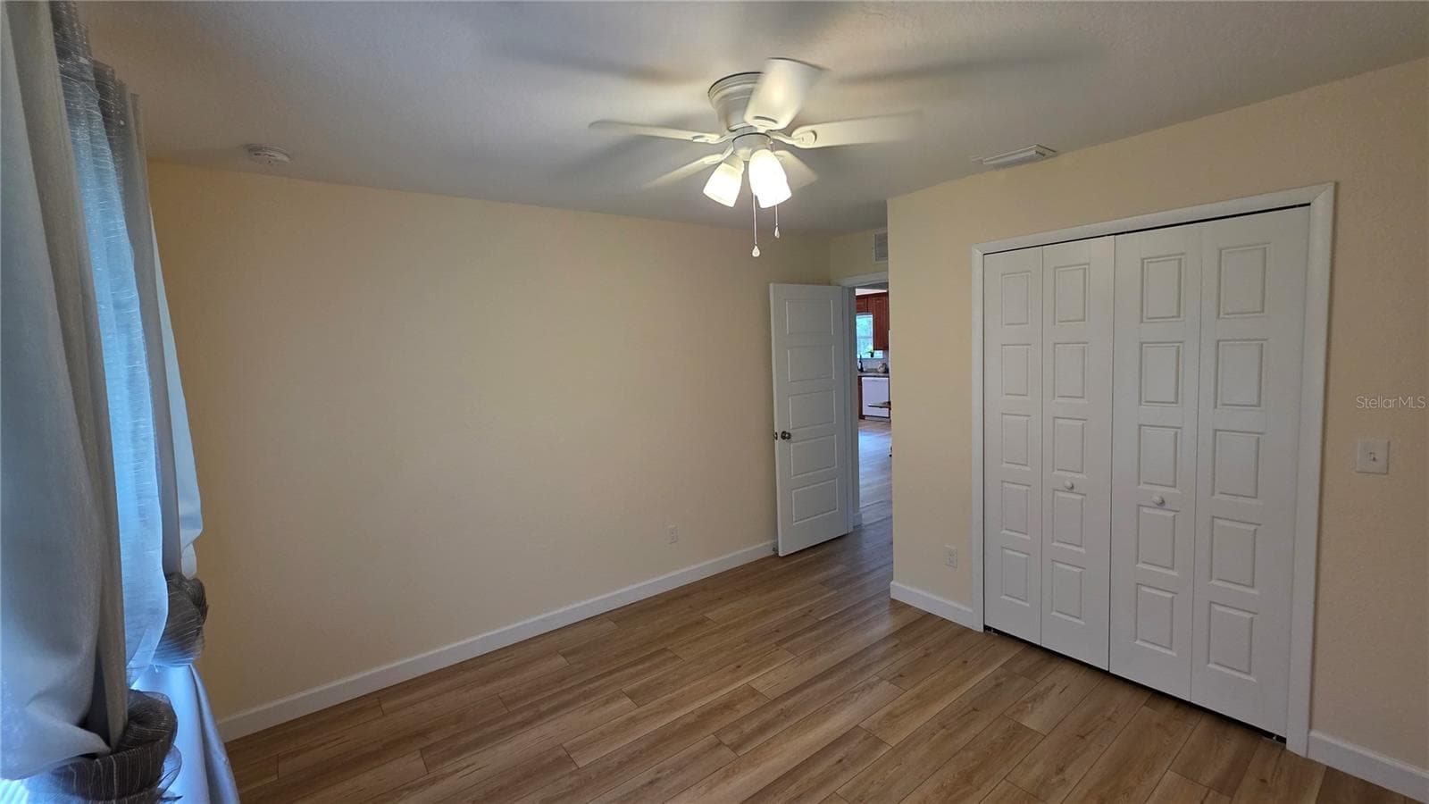 Single Family Residence at 200 HOUR GLASS CIR, HAWTHORNE, photo 17 of 33