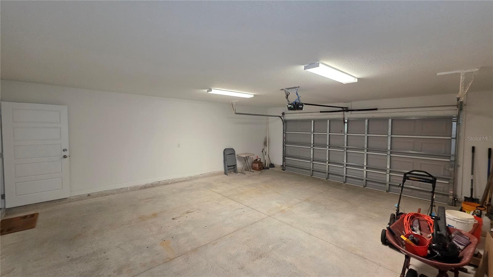 Single Family Residence at 200 HOUR GLASS CIR, HAWTHORNE, photo 21 of 33