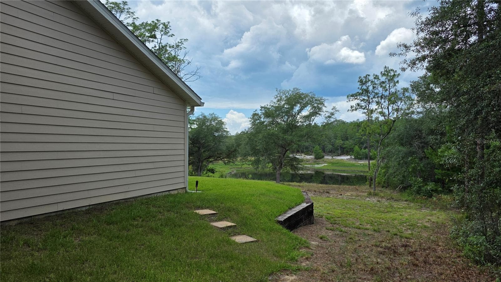 Single Family Residence at 200 HOUR GLASS CIR, HAWTHORNE, photo 29 of 33