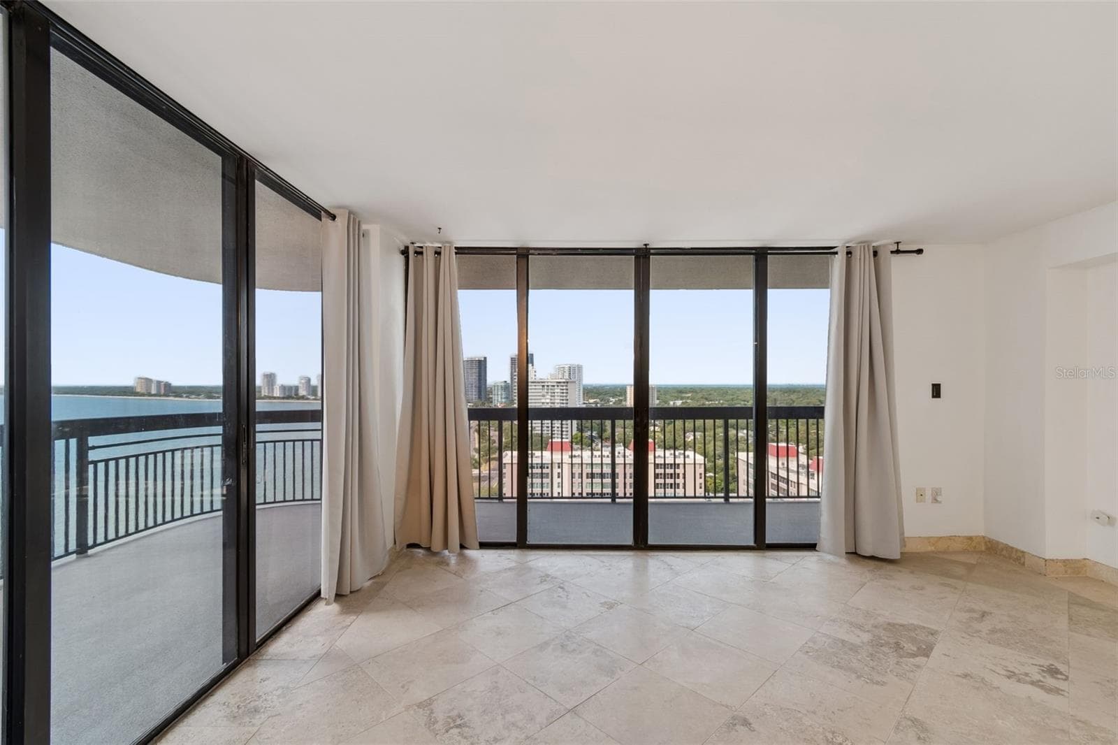 Living/Dining - 2413 BAYSHORE BLVD #1904, TAMPA