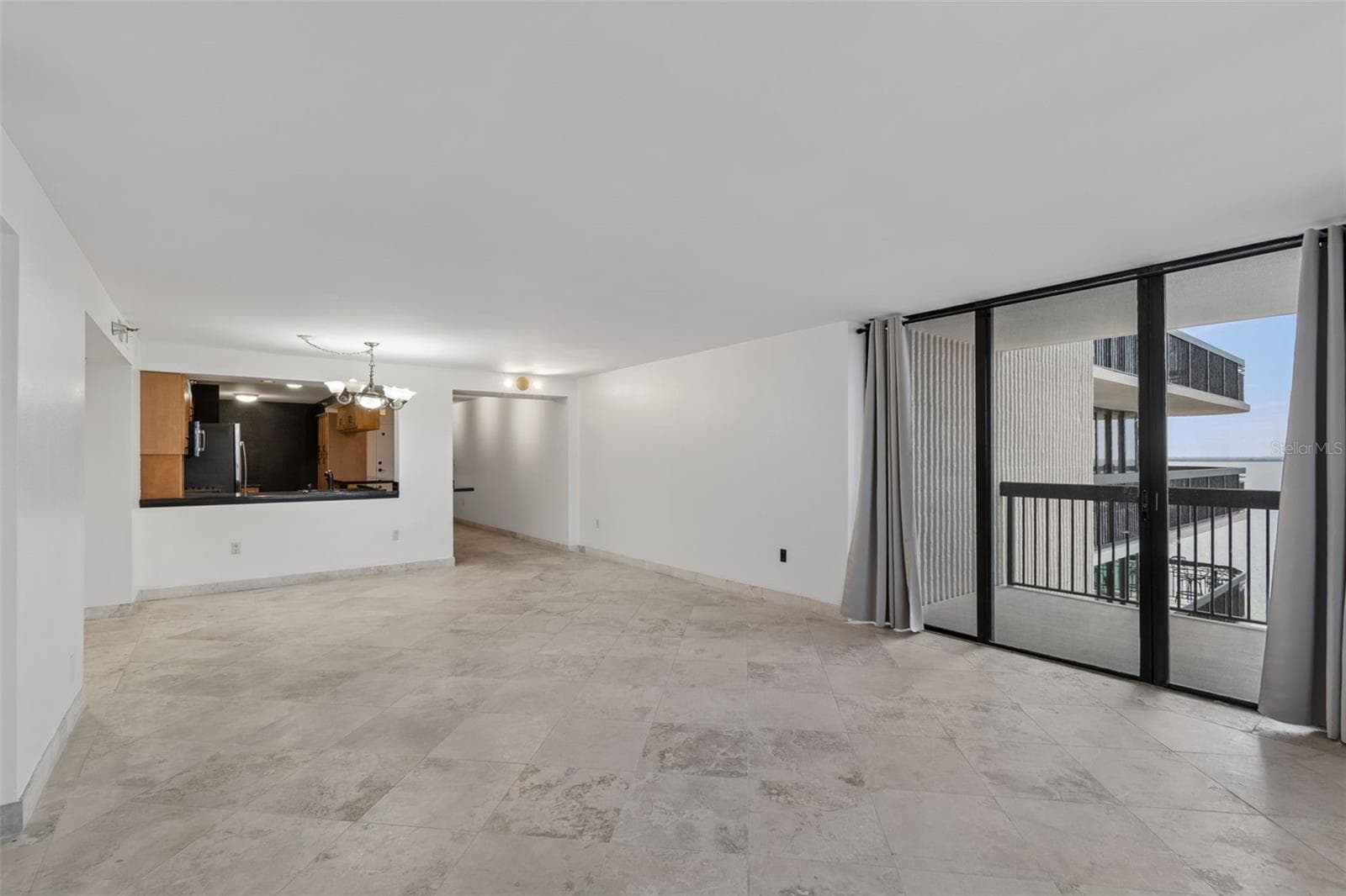 Living/Dining - 2413 BAYSHORE BLVD #1904, TAMPA