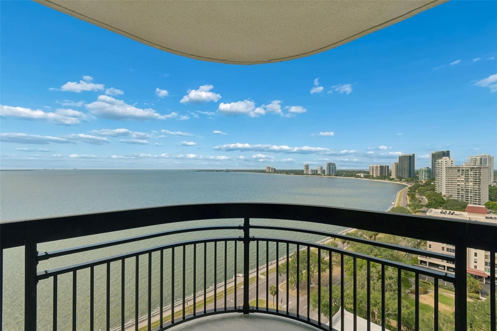 South Terrace View - 2413 BAYSHORE BLVD #1904, TAMPA