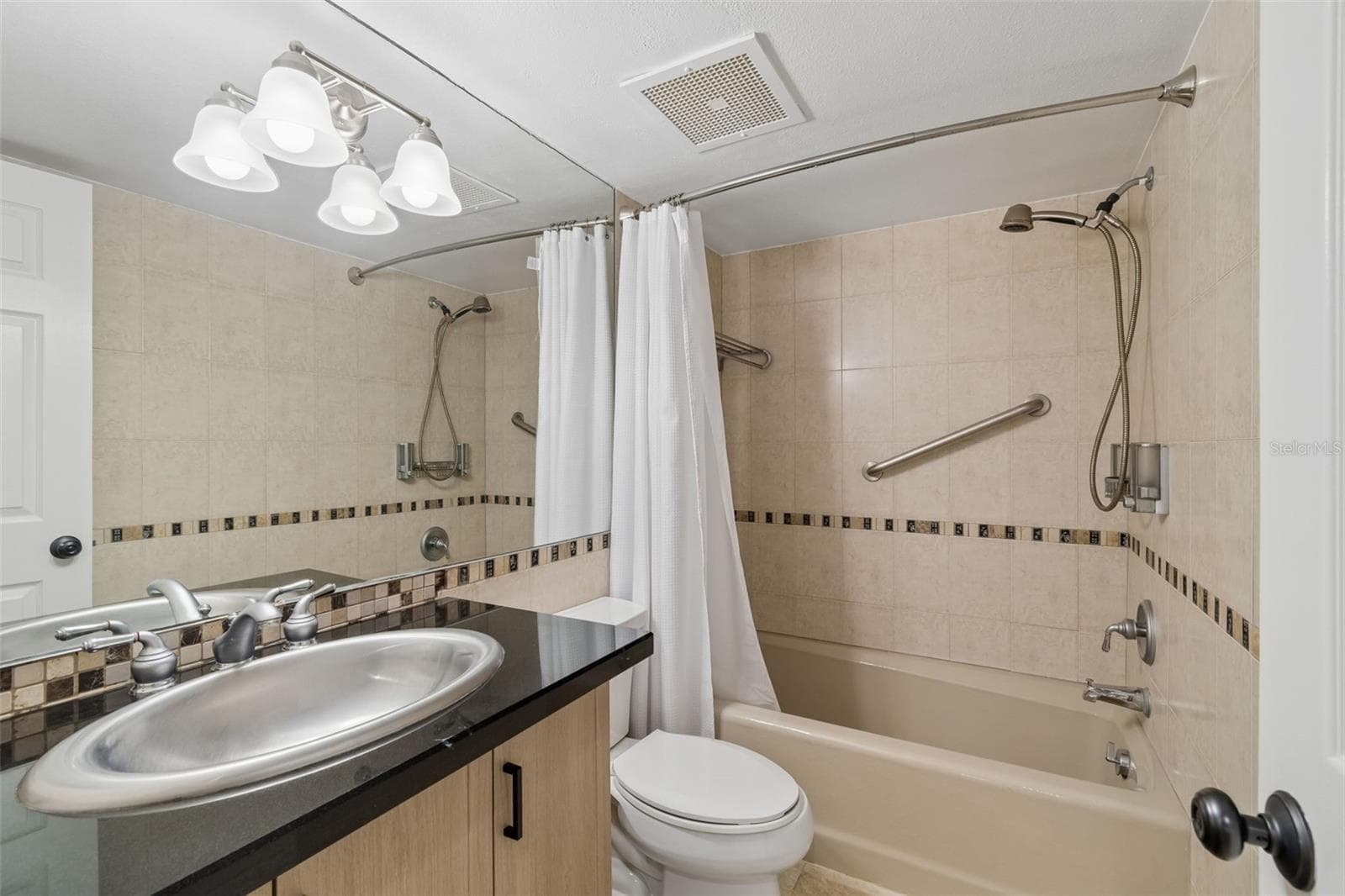 Bath 2 - 2413 BAYSHORE BLVD #1904, TAMPA